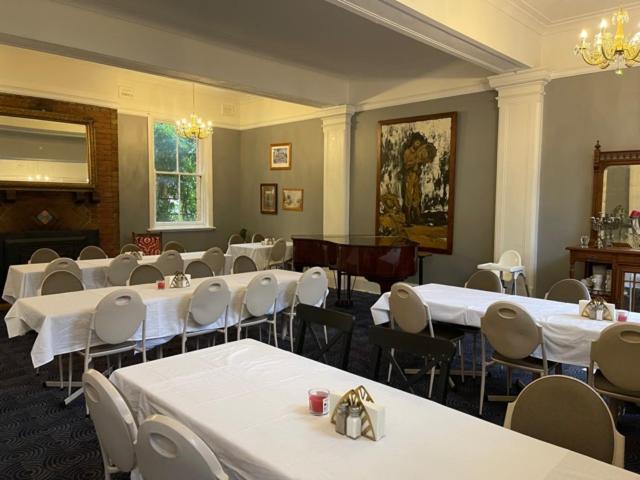 The Royal Mail Hotel Braidwood Экстерьер фото